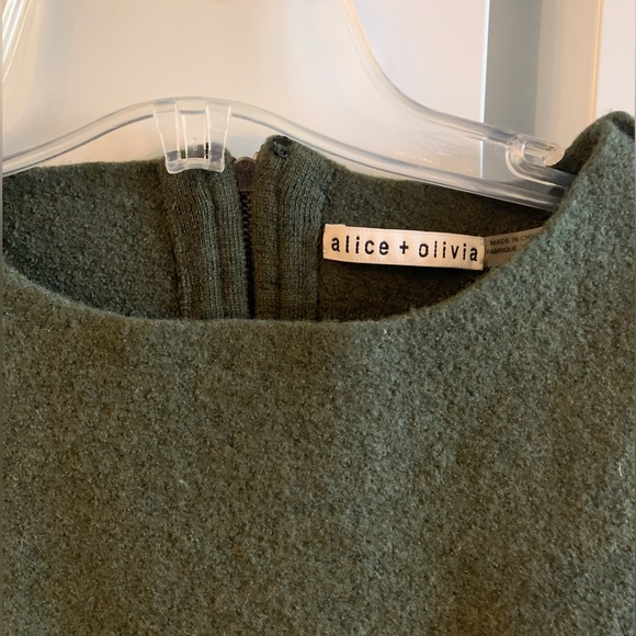 Alice + Olivia sweater 100% wool - Picture 2 of 3